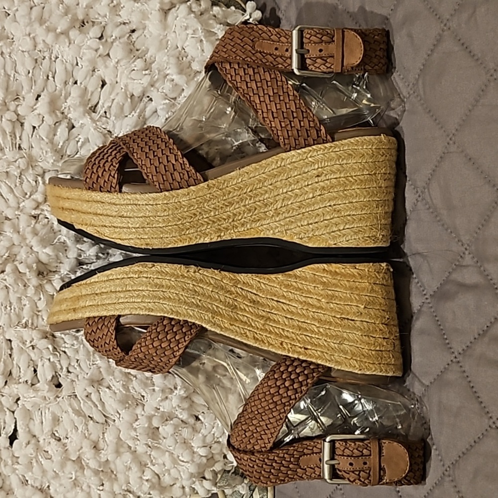 Adam Tucker Sandals - Picture 11 of 17